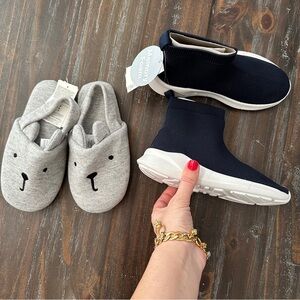 GAP Kids Sneakers Size 11/12 Black NWT Unisex Running Shoes Slippers Set